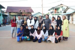 WARTA FOTO: Ketika Marlin Comeback Main Voli, lawannya Anak-anak Remaja Pulau Terung