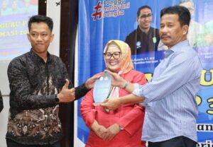 WARTA FOTO: Wagub Marlin Bersama HMR Buka Tasyakuran Guru PPPK Kota Batam