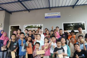 WARTA FOTO: Ketum Pikori Marlin Salurkan Santunan dan Kunjungi Tujuan Wisata di Karimun