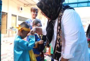 WARTA FOTO: Anak PAUD Sumringah Sambut Kunjungan Bunda Marlin di Batuaji