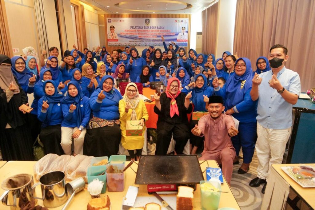 WARTA FOTO: Marlin Sebar Virus Wirausaha pada Ibu-ibu lewat Pelatihan Tata Boga