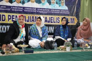 WARTA FOTO: Wagub Marlin Hadiri Wirid Pengajian BKMT Kecamatan Nongsa