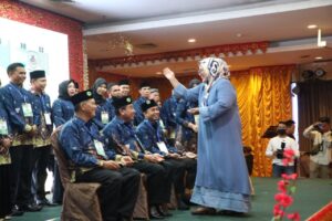 WARTA FOTO: Bersama HMR, Wagub Marlin Hadiri Pelantikan Pengurus KBB Kota Batam