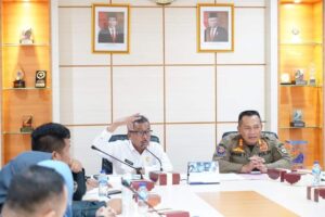 Tertibkan Alat Peraga Sosialisasi! Jefridin Pimpin Rakor dengan Bawaslu dan KPU Batam