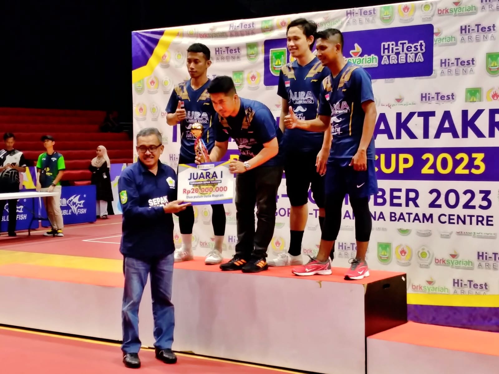 aura karimun raih juara