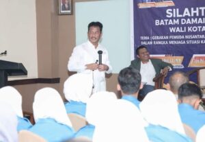 HMR Bicara Model Kepemimpinan Strategis Berbasis Problem Solving di Depan Mahasiswa