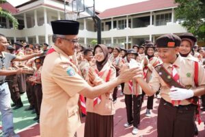 Kak Jefridin Cerita Kunci Menaklukkan Dunia kepada Laskar Generasi Ke-2 Se-Kota Batam