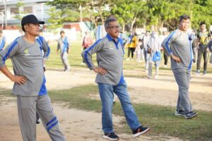 Jefridin Mandi Keringat, Habis Senam, Lanjut Lepas Jalan Santai Bersama Warga Batamkota