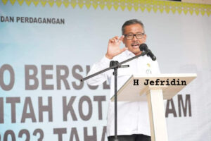 Jefridin ke Bandung, Wakili Pemko Batam Terima Penghargaan Perlindungan Konsumen