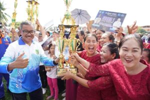 Jefridin Beri Hadiah Tim Terfavorit, Terheboh & Suporter Terbanyak di Gebyar PKK Seibeduk