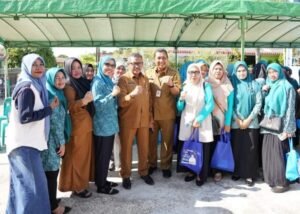 Pesan Jefridin: Ibu-ibu… Buanglah Sampah pada Tempatnya, tapi Pilah Dulu dari Rumah ya