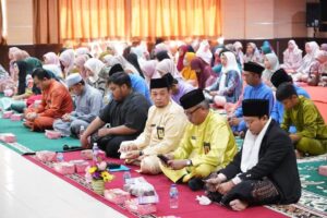 Jefridin Duduk Sama Rendah, Ikuti Pengajian & Wirid Bulanan Pegawai Pemko Batam