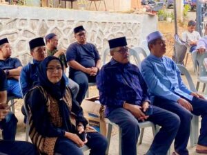 Sampaikan Duka Cita, Jefridin & Istri Melayat ke Rumah Kepsek SMPN 45 Batuampar