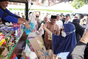 Jefridin Luncurkan Mobil Sembako Murah Keliling: Inilah Komitmen HMR Bantu Warga!