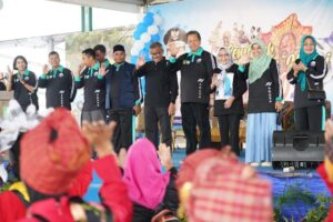 Jefridin Kagumi Antusiasme Warga Turun ke Jalan, Semarakkan Nongsa Kreasi 2023
