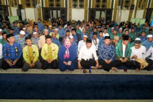 WARTA FOTO: Marlin Serahkan Insentif Para Pemuka Agama Se-Kecamatan Nongsa