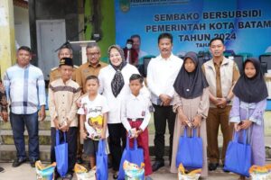 Warga Batubesar Happy, Cuma Bayar Rp50 Ribu Dapat Beras, Minyak Goreng & Gula Pasir