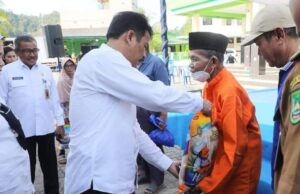 HMR Bagi 5.000 Paket Sembako Bersubsidi untuk Warga Empat Kelurahan di Seibeduk
