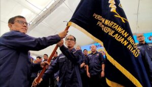 Ketua umum PWI Pusat Lantik Andi sebagai Ketua PWI Kepri
