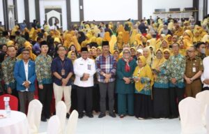 Bagikan Insentif Bersama Marlin, Bukti HMR Tingkatkan Kesejahteraan Guru Madrasah