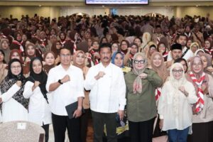Kuatkan Potensi Generasi Emas, HMR & Marlin Bertemu Ribuan Guru Negeri di Batam