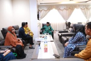 2023 Tuntas, Baznas Kota Batam Serahkan Laporan Keuangan hingga Kinerja ke Jefridin