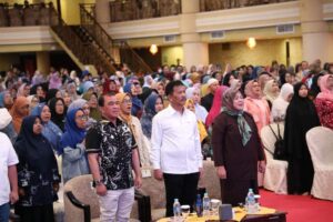WARTA FOTO: HMR & Marlin Bertemu dengan Ribuan Pelaku IKM/UMKM Kota Batam