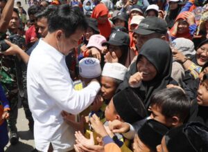 Saksikan Pameran Pesawat Tempur TNI-AU, HMR Malah Jadi Magnet Anak-anak