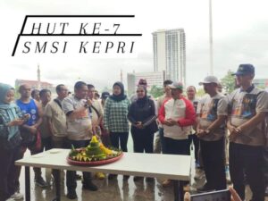 Didampingi Unsur Forkopimda, Wagub Marlin Potong Tumpeng HUT Ke-7 SMSI Kepri