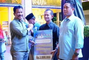 HMR Bagikan Insentif untuk Ketua RT/RW di Batuaji, Janji Beri Rp1 Juta perBulan Ditepati