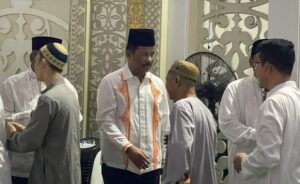 WARTA FOTO: HMR Tarawih Perdana Bersama Ribuan Masyarakat di Masjid Sultan