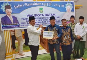SAFARI RAMADAN Terakhir Sebagai Wali Kota Batam, HMR Titip Makmurkan Masjid