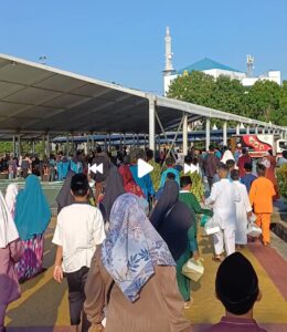 KATA VIDEO: Warga Berangsur Memadati Engkuputri untuk Buka Bersama HMR & Marlin