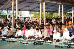Jefridin Rasakan Kuatnya Persatuan Warga Batam saat Buka Puasa Bersama HMR