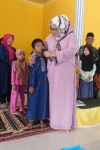 KATA FOTO: Marlin Serahkan Bantuan untuk Belasan Organisasi di Tujuh Lokasi Kota Batam