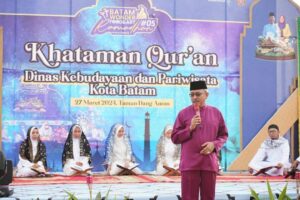 Penting Dimaknai dan Diamalkan, Jefridin Buka Khataman Alquran di Dang Anom