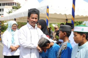 Di BP Batam, HMR & Marlin Bagikan Ribuan Peket Sembako & Santuni Ratusan Anak Yatim