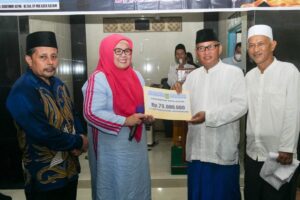 KATA FOTO: Wagub Marlin Hiasi Indahnya Ramadan di Masjid Al Muhajirin, Batuaji