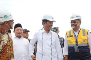 Ukir Sejarah Lagi, HMR Berhasil Buka Pelayaran Peti Kemas Langsung Batam-China