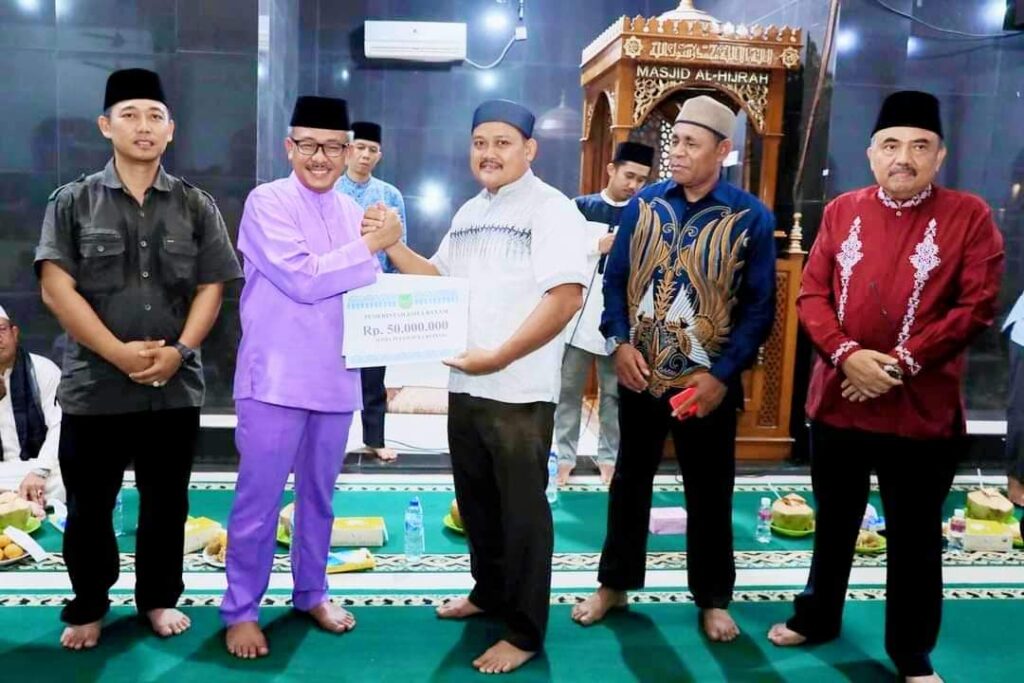 SAFARI RAMADAN: Jefridin Beri Wujud Nyata Komitmen Pembangunan Sarana Ibadah