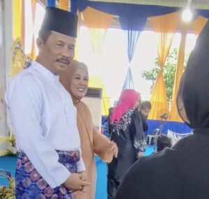 Masyarakat Batam Rela Antre Sejak Pagi demi Dapat Halal Bihalal dengan HMR & Marlin
