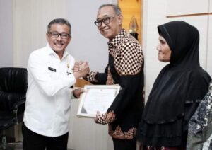 6 ASN Masuki Pensiun, Jefridin Apresiasi Jasa & Pengabdian Antar Batam Maju Pesat