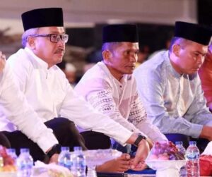 Lihat Lautan Jemaah Padati Kenduri Syawal UAS, Jefridin Berkaca-kaca: Haru & Bangga