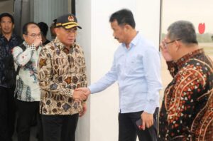 Menko PMK Tiba di Batam, HMR & Jefridin Menyambut guna Perkuat Sinergi Pusat-Daerah