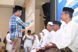 KATA FOTO: HMR, Marlin Lepas 731 Jemaah Calon Haji Batam: Yang Termuda 18 Tahun