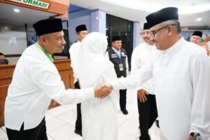 Dengan Doa, Jefridin Lepas 446 JCH Kloter I Embarkasi Batam: Semoga Jadi Haji Mabrur