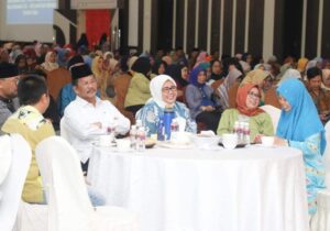 KATA FOTO: Halal Bihalal dengan Warga Bengkong, HMR Ajak Petik Buah Pembangunan