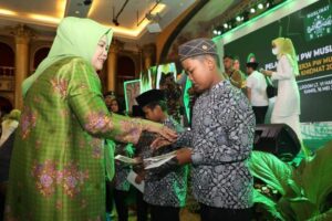 Dilantik Sebagai Ketua Muslimat NU Kepri, Marlin Geber Program Perkuat Ekonomi Umat