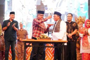 Rancak Bana Halal Bihalal & Milad DPC IKSB Batuaji, “Urang Awak” Mesra dengan Jefridin