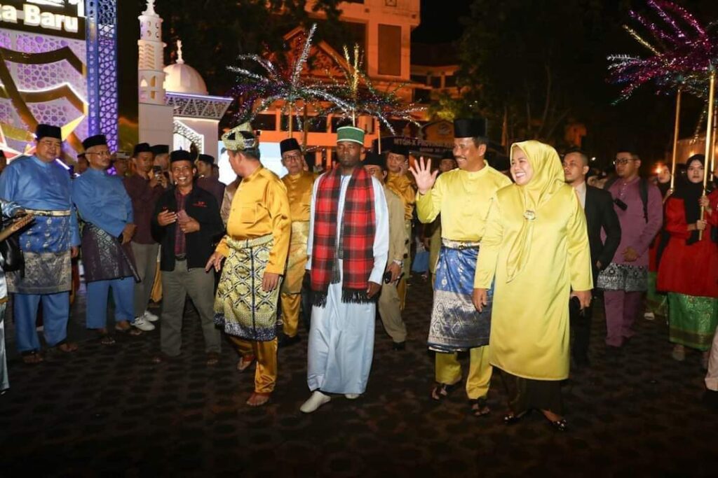KATA FOTO: Pembukaan MTQH Ke-10 Kepri di Batam Spektakuler, Ribuan Warga Jadi Saksi